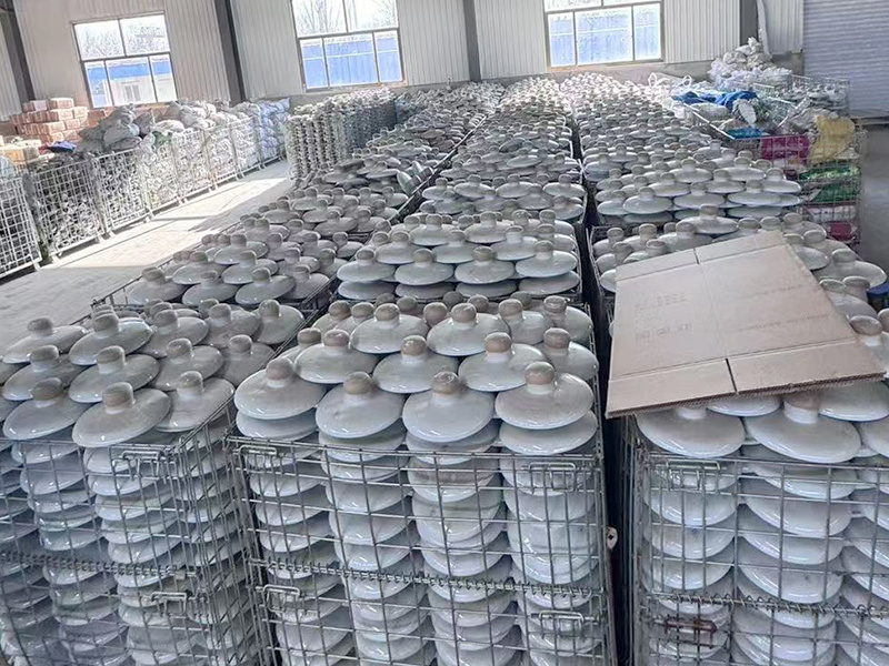 Main features of ceramic insulator
