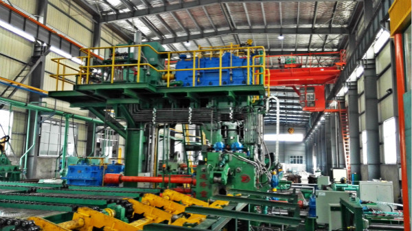 Compact small diameter precision logitudinal continuous rolling production line ( CPCM)