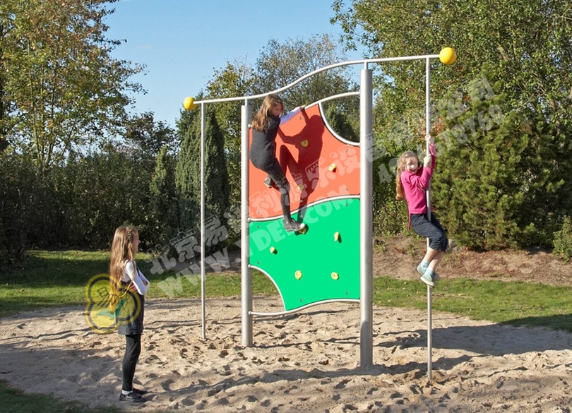 Non-standard custom climbing equipment for outdoor children