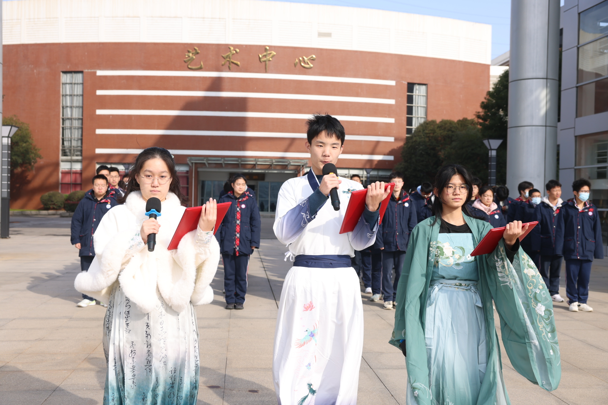 【19 주의 국기에 따른 연설】 국가 스타일과 고대의 매력, 새로운 자세