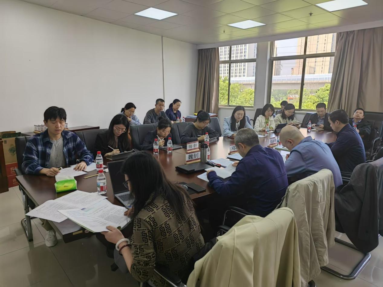 我校武汉市专项课题《“生活·实践”教育视域下的地理学科项目式学习研究》顺利开题