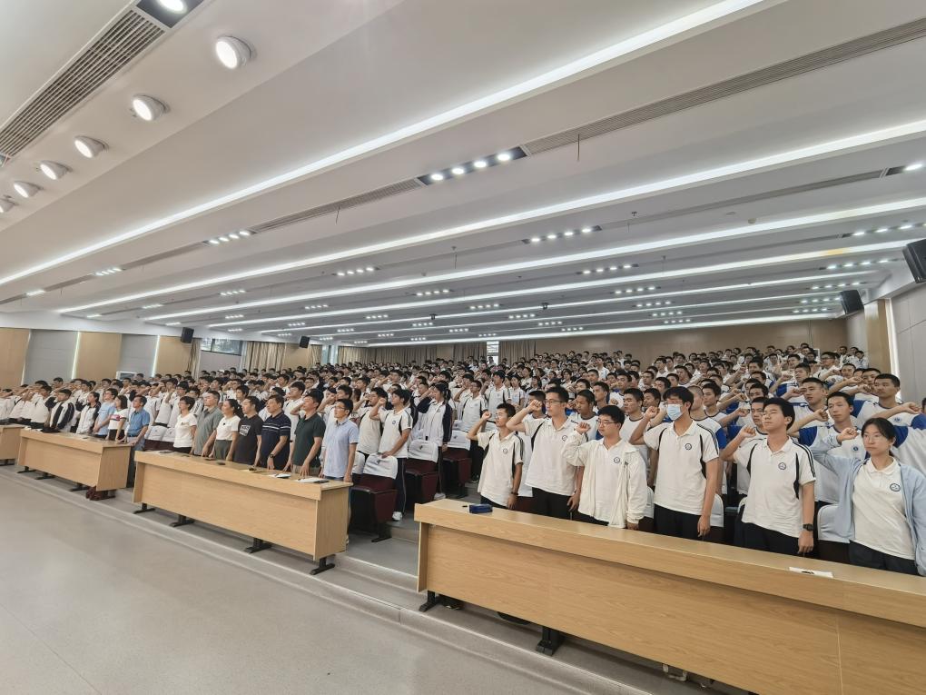 여전히 참정권과 결단력이며 고등해외 스포츠 사이트와 싸우기 위해 노력하고 있습니다