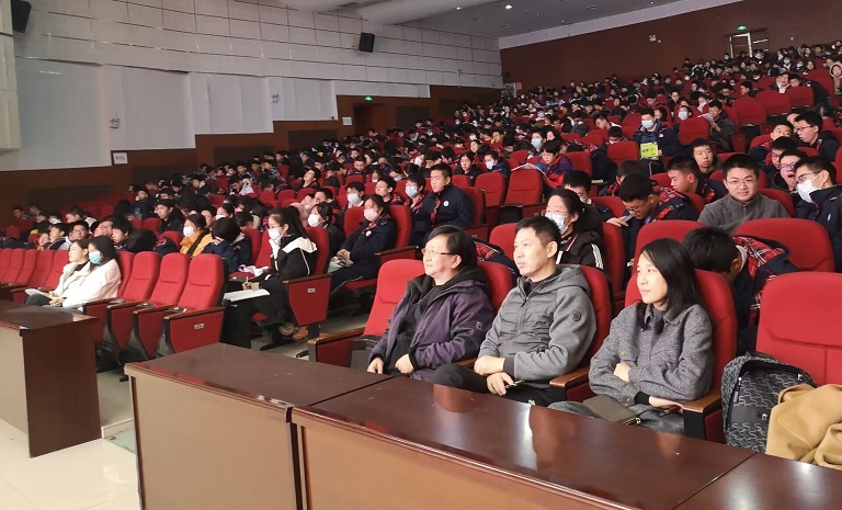 D:\华师一名师学法指导\第十讲\照片\学校领导亲临讲座现场.jpg