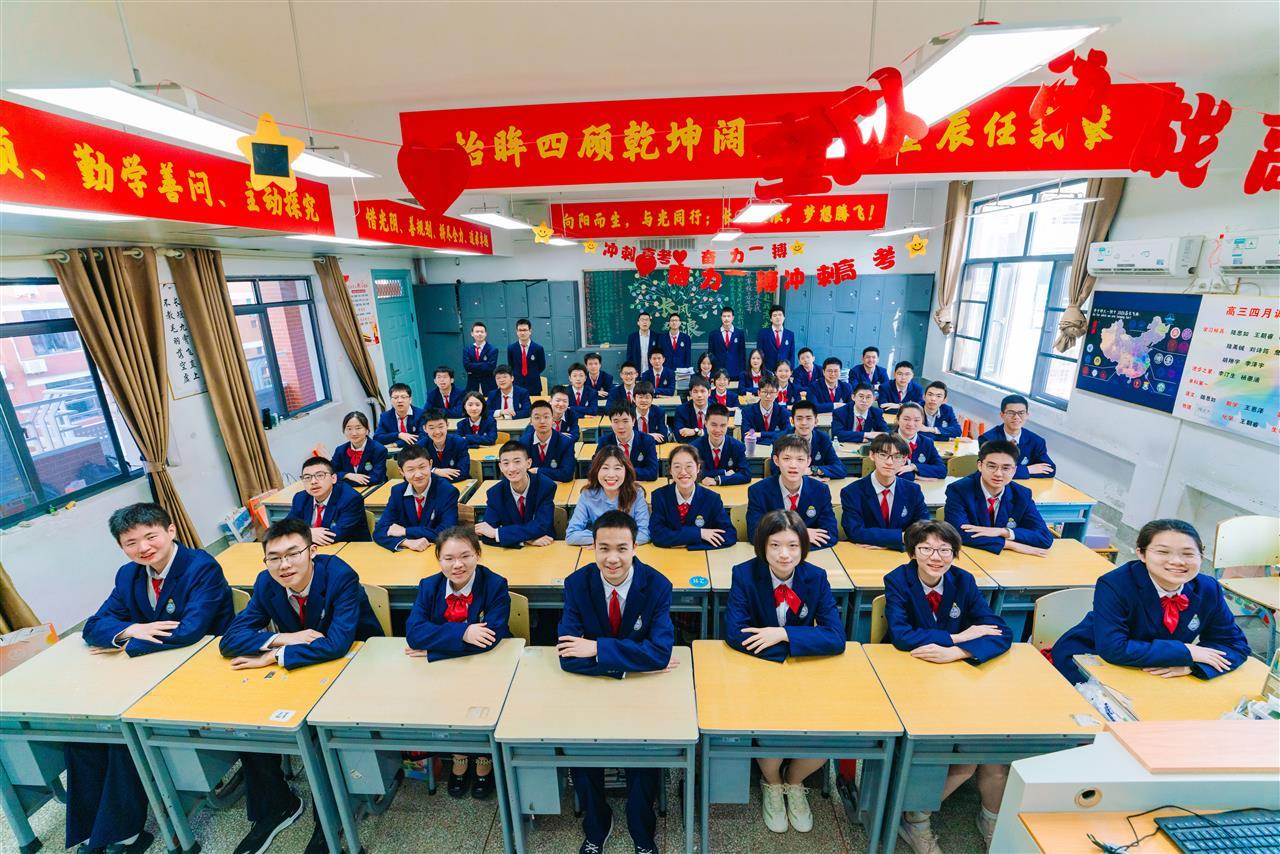 Jimu News : Huazhong Nore No. 1 계열사 중제왕 카지노의 3 가지 고급 보호도! 그들 중 두 명은 여전히 ​​책상 동료입니다
