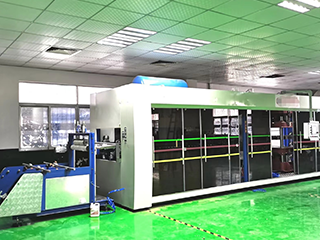 全自動正負(fù)壓成型一體吸塑機(jī)