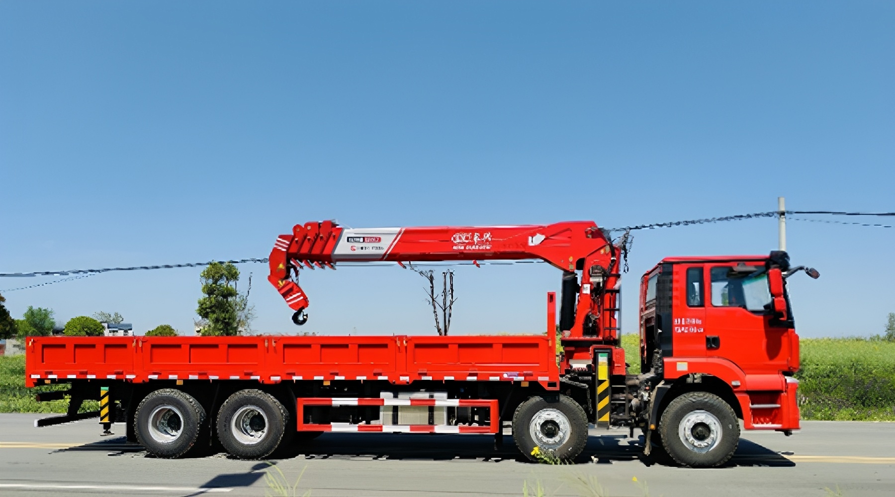 Engineering transport vehicle