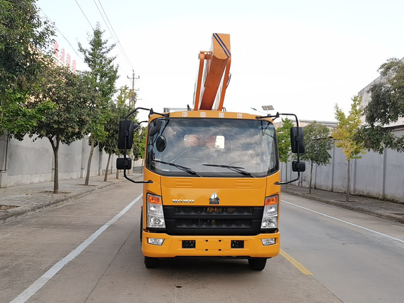 Engineering transport vehicle