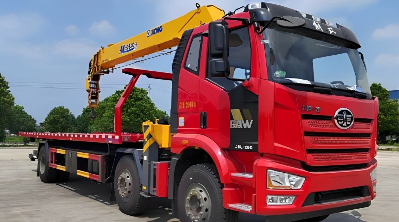 Engineering transport vehicle Engineering transport vehicle