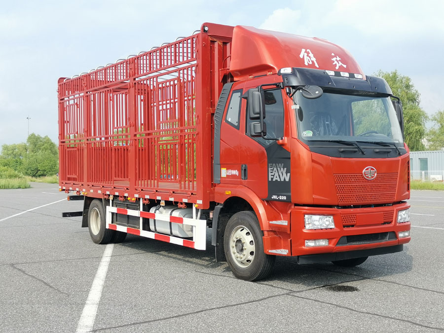 Engineering transport vehicle