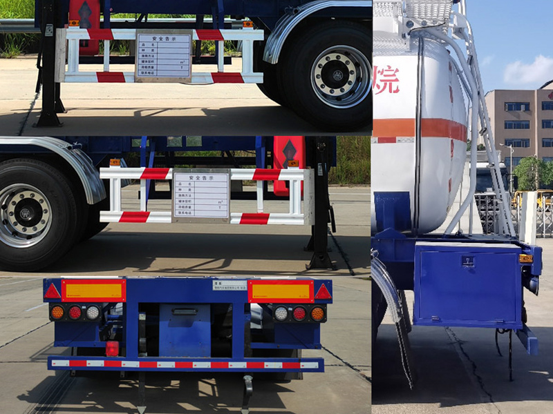 Engineering transport vehicle