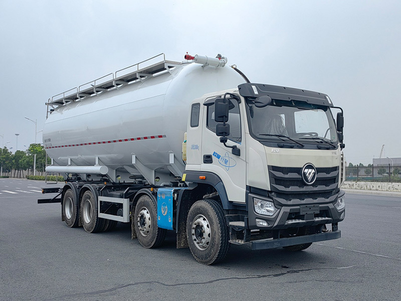 Engineering transport vehicle