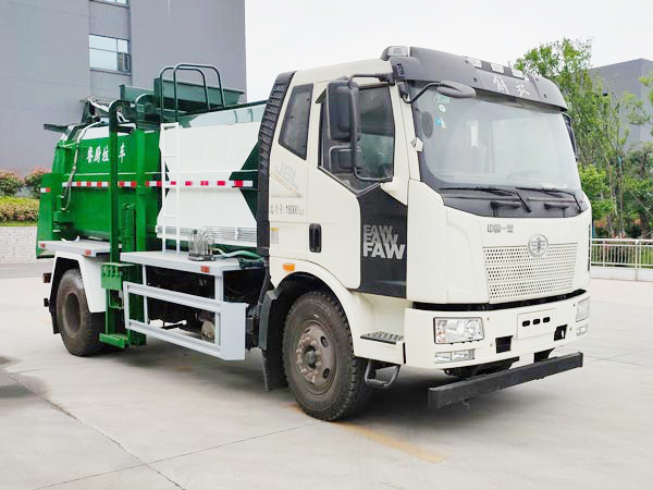 Engineering transport vehicle Engineering transport vehicle