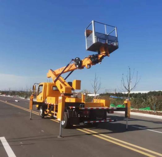 Engineering transport vehicle