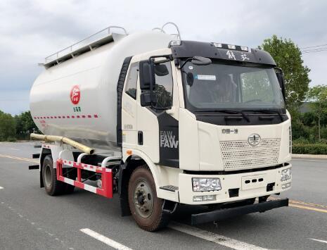 Engineering transport vehicle