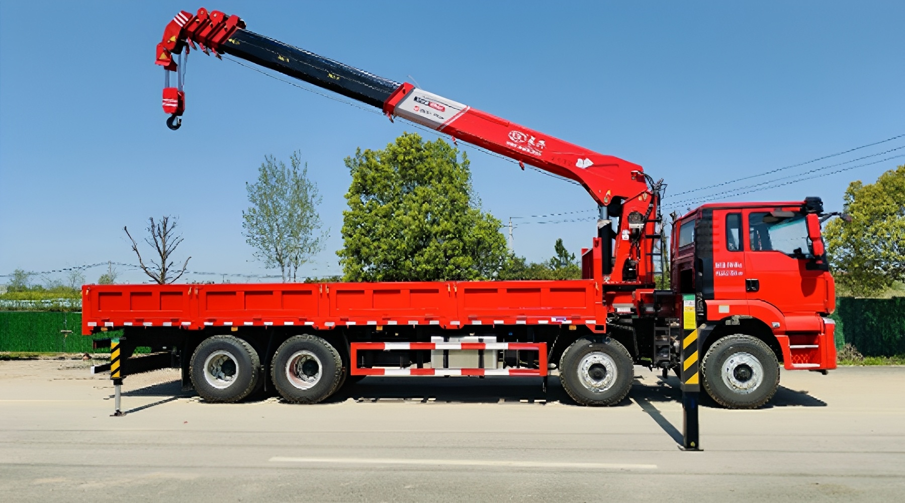 Engineering transport vehicle