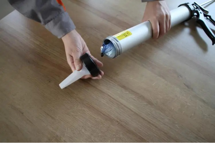 How to Apply Silicone in 4 Steps?
