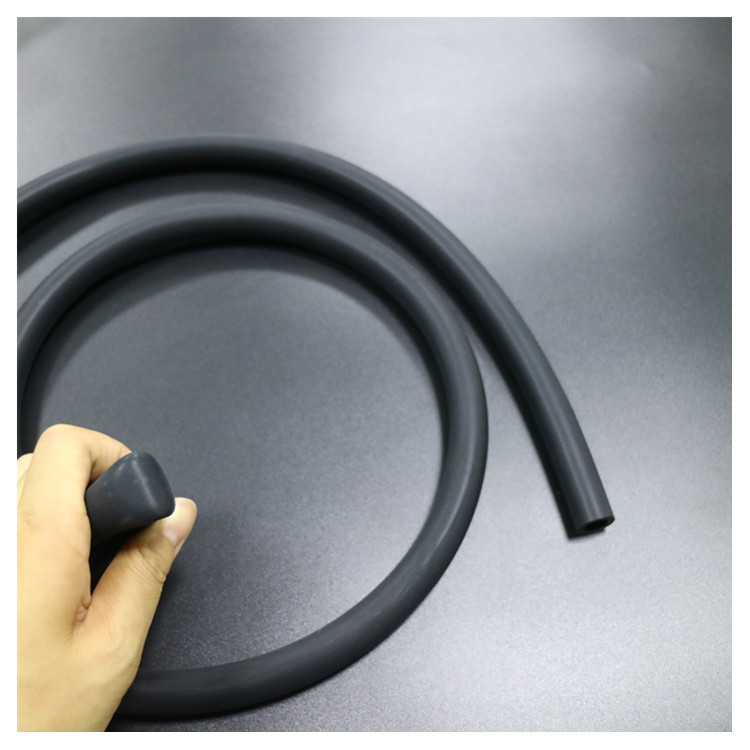 The automotive warm air steam hose provided by the manufacturer is a universal anti-aging hose and samples are available.