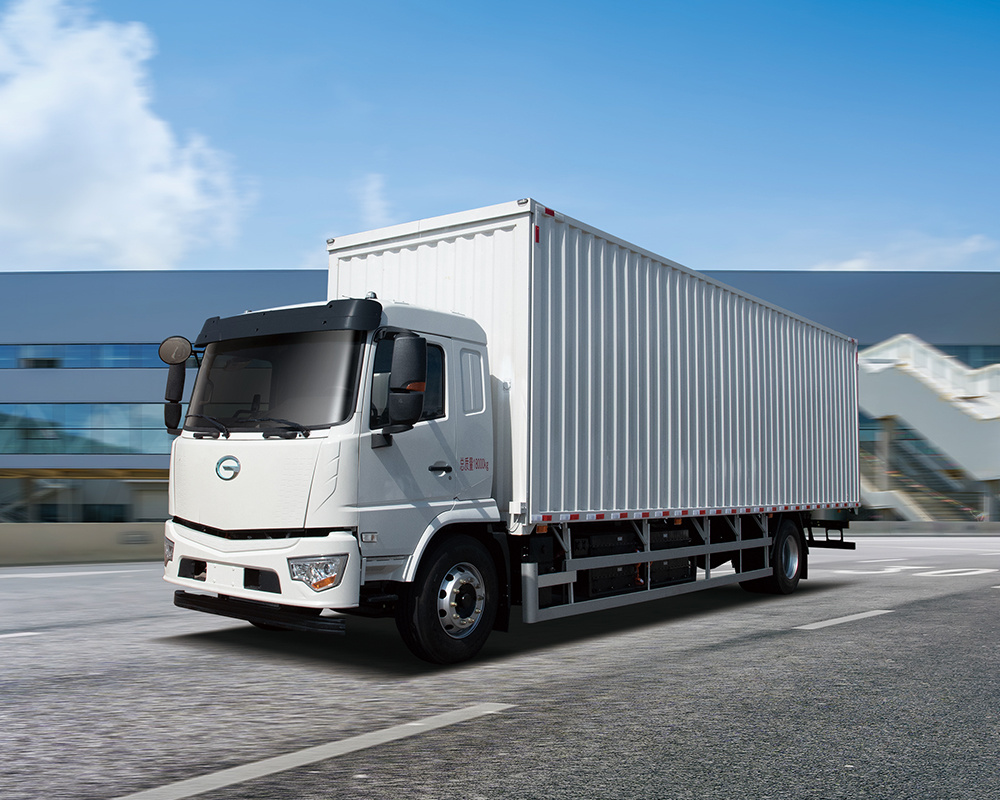 9.6m厢式运输车
