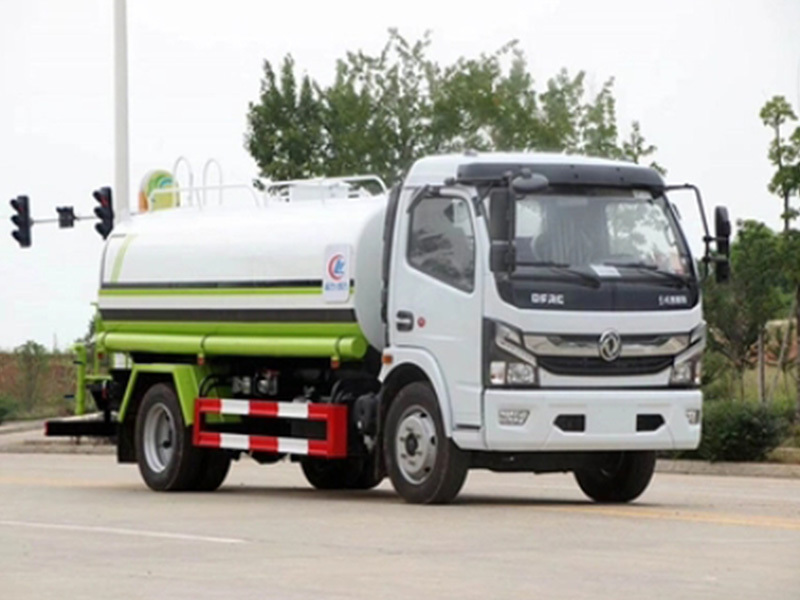 Dongfeng Dolika Water Sprinkler Truck (8-9 cubic meters)