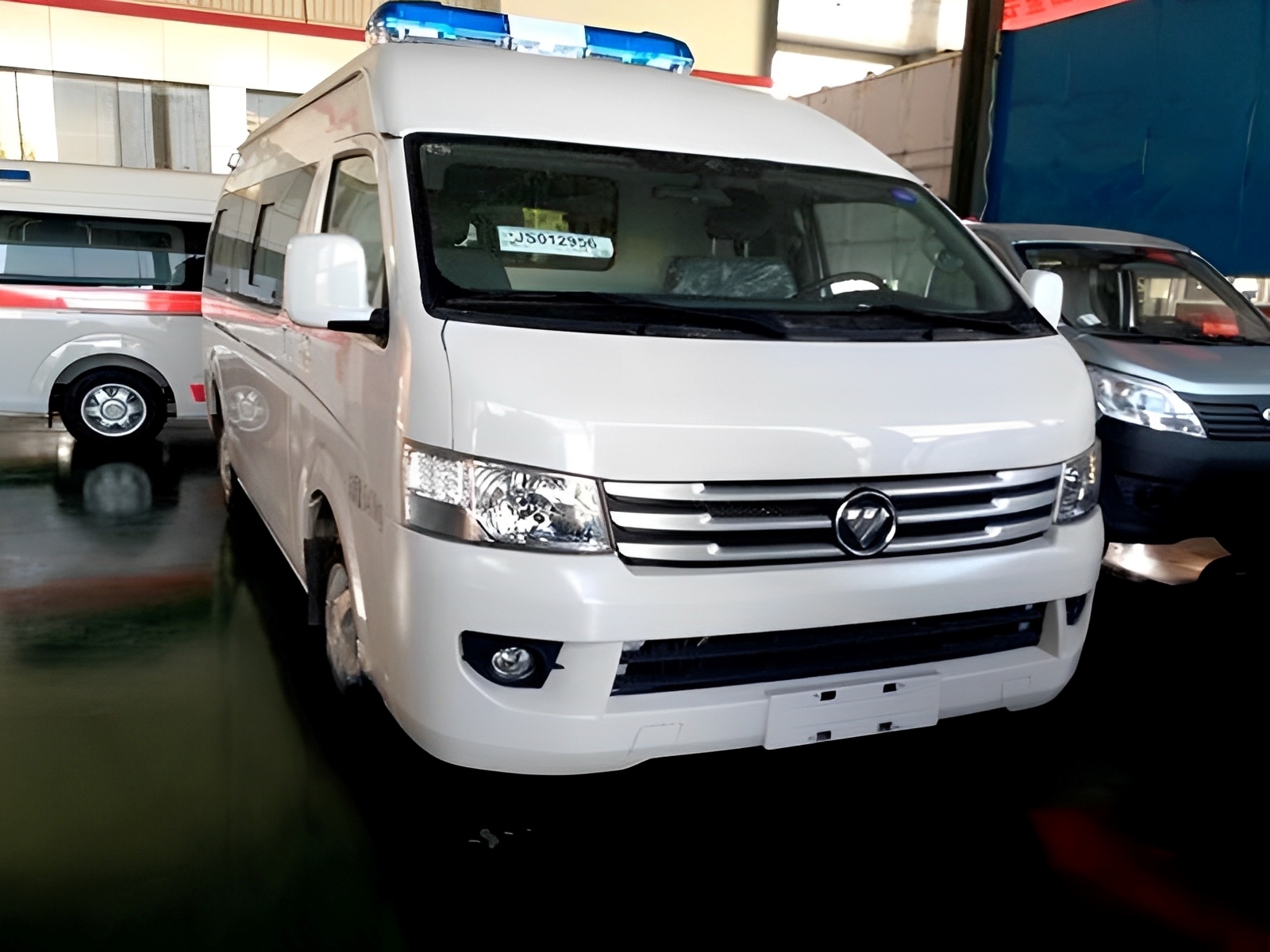 Foton G9 High Roof Right-Hand Drive Export Ambulance