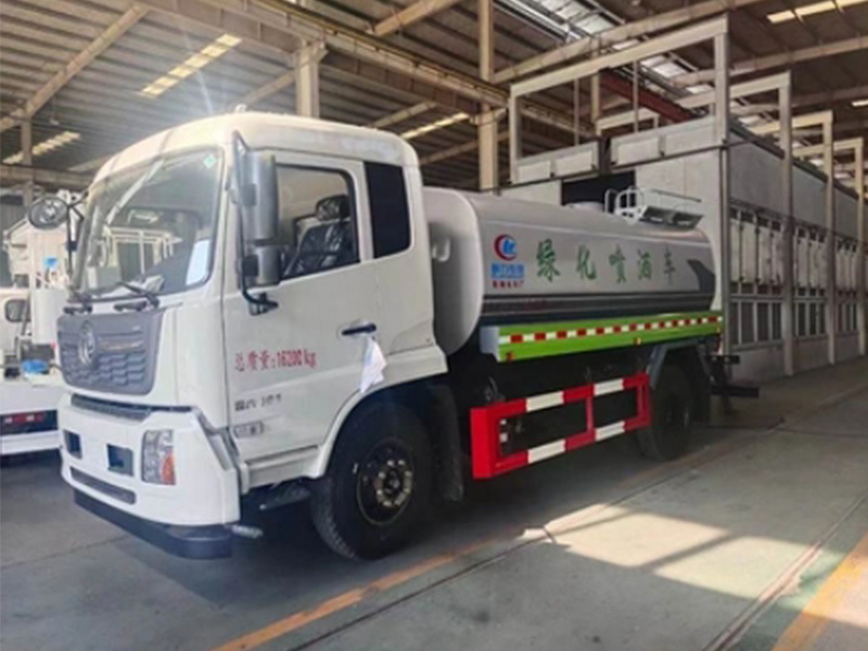 Dongfeng Tianjin Water Sprinkler Truck (12 cubic meters)