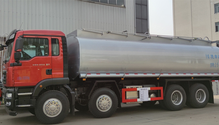 Shandong Shandika front four rear eight regular liquid transport truck