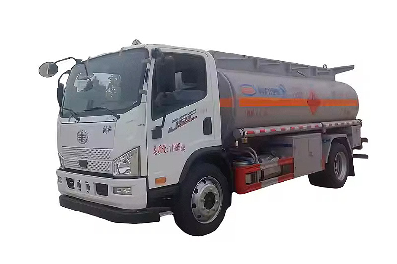 New Model 4*2 FAW tanker truck 10000L fuel tank truck for sale