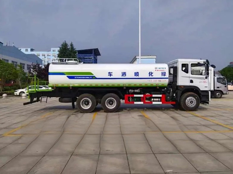 东风华神T5后八轮洒水车3(1).jpg 东风华神T5后八轮洒水车3(1).jpg