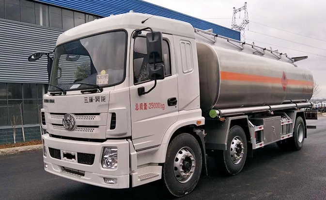 Sanhuan Shitong Haolong 8x4 Fuel Tanker