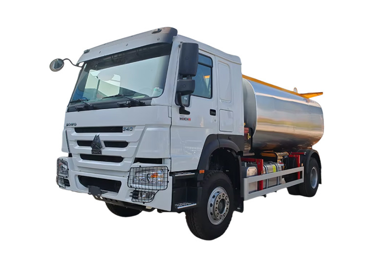 Distributeur d'asphalte Sinotruk de 12 mètres cubes