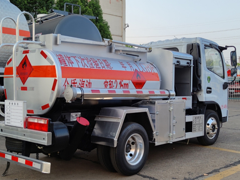 National VI Dongfeng Duolika D5 Blue License Plate Fuel Tanker