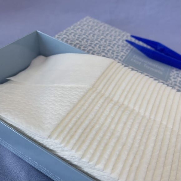Cheap Exquisite  Non-woven Tissue Paper Disposable Hand Towel for Airline ,hotel, Restaurant, Home, Travel