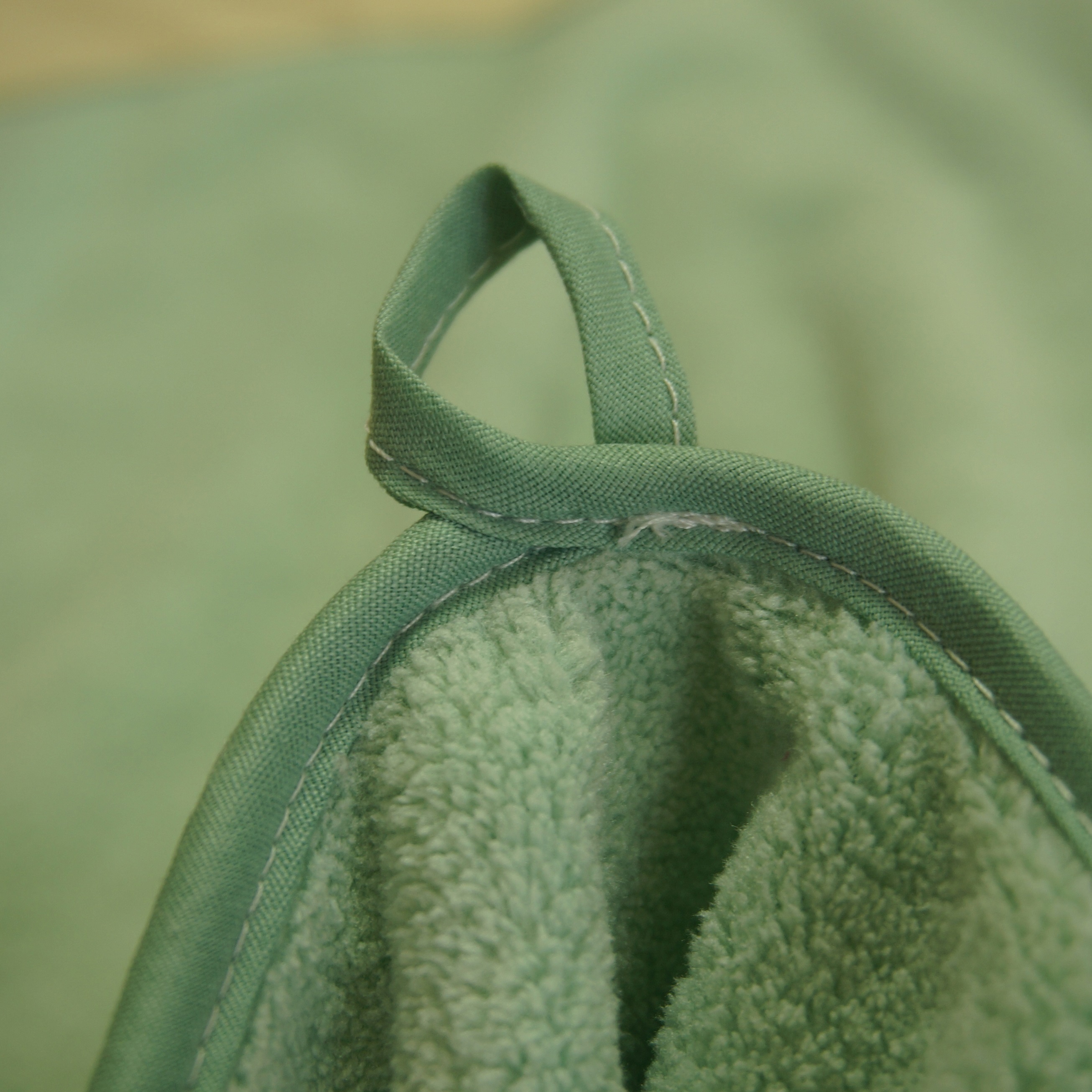 quick dry microfiber sports swimming beach towel with hanging loop