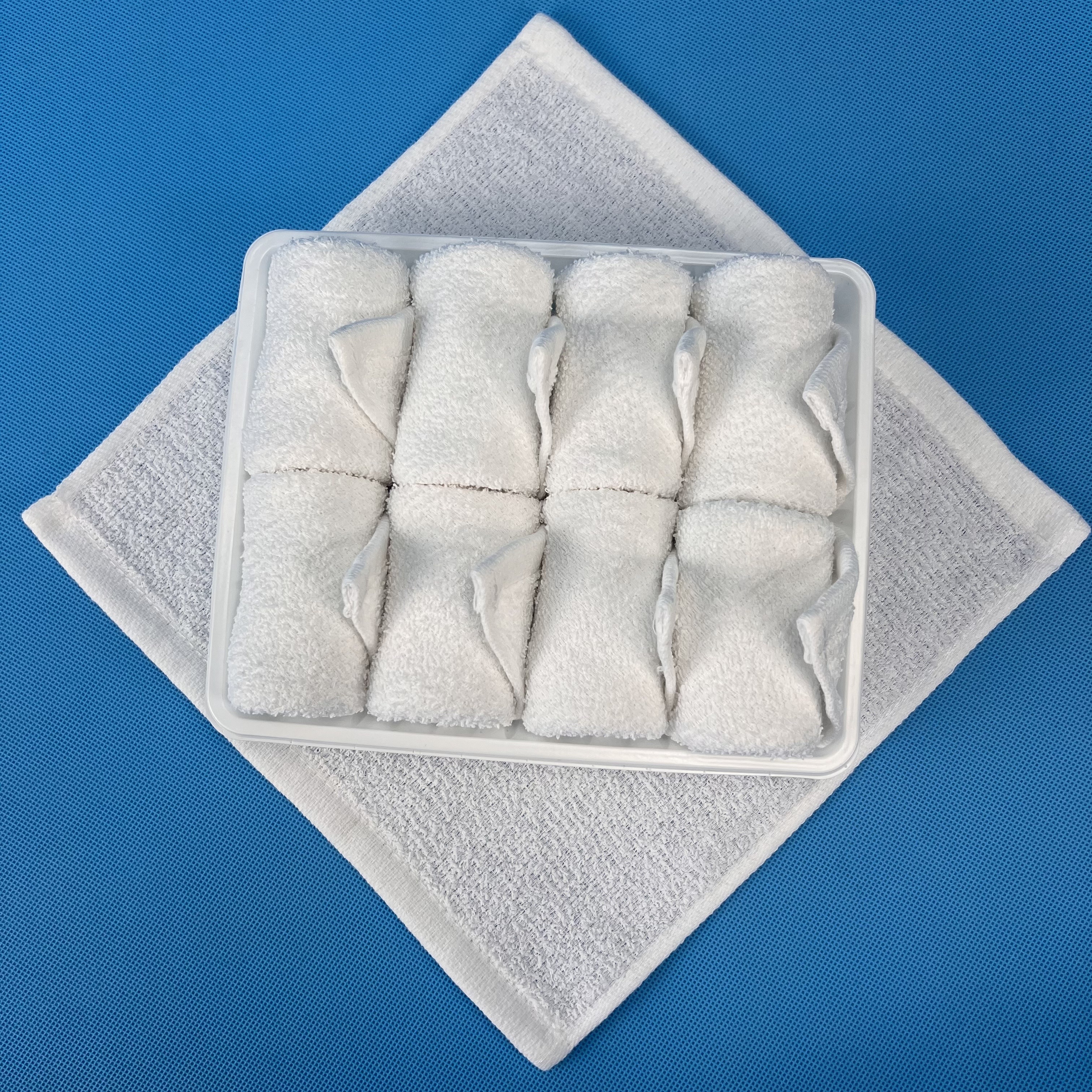 Square White Cotton Towel Rolled in Tray Disposable for Home Airline Restaurant Use