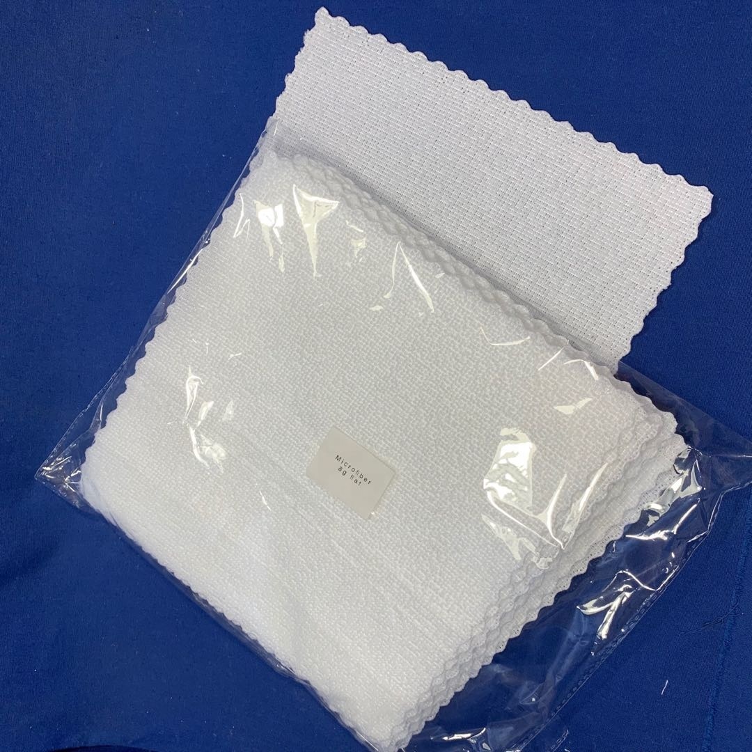 White Small Embossing Microfiber  Oshibori Towel  for Restaurant,cafe,bar