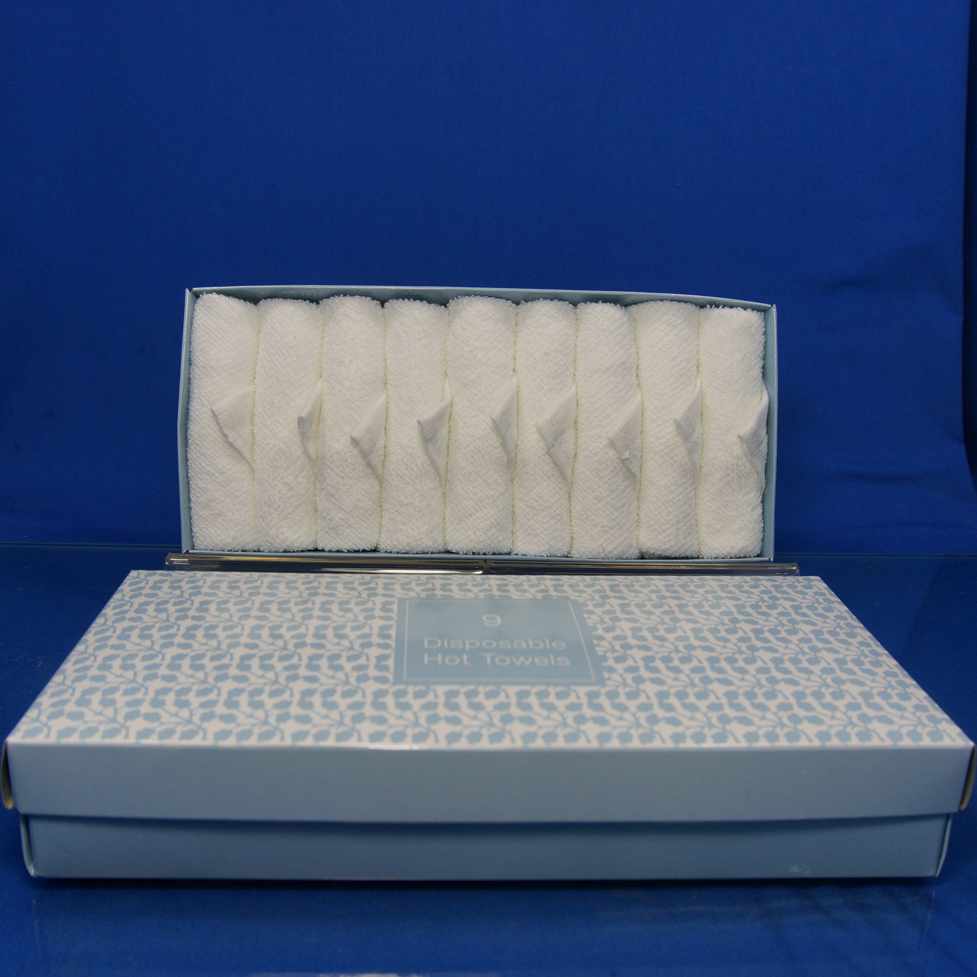 Rollde White Flight 100% Cotton Hot Towel Disposable Plain Style Present in an Attractive Box for Airline Use