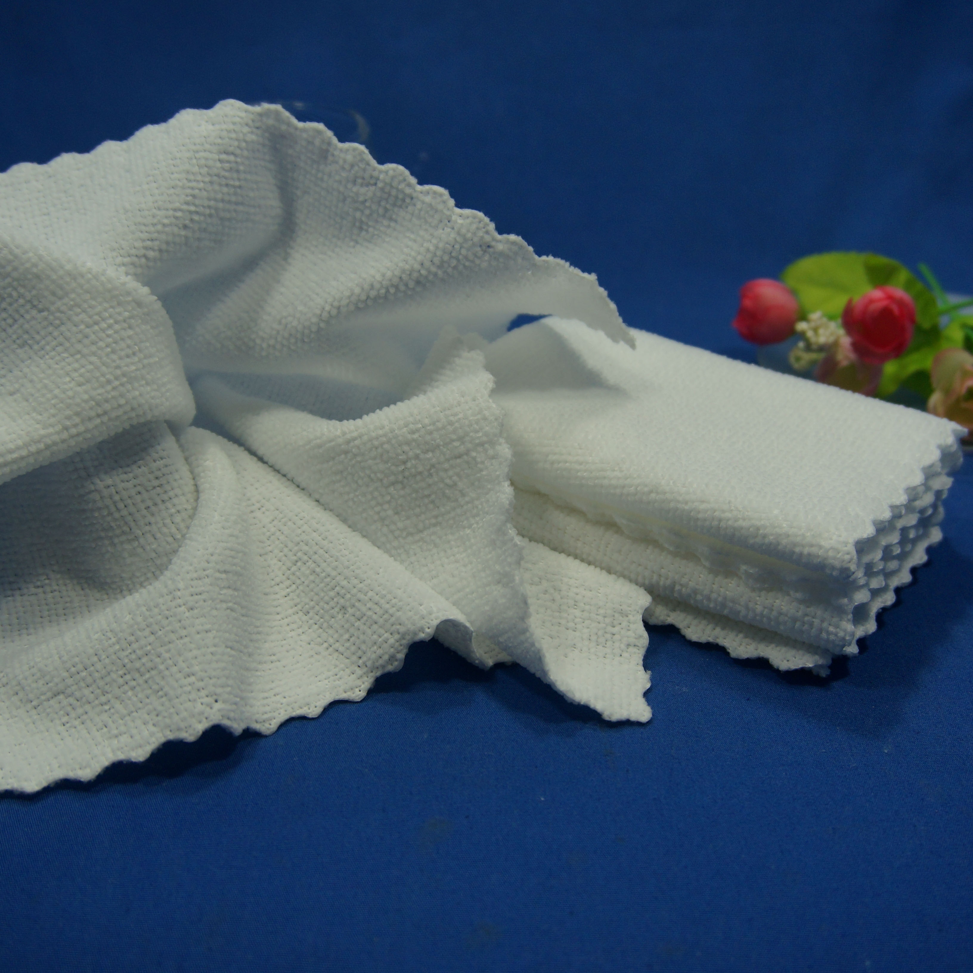 material of wet towel factory white super soft and high water absorbent small microfiber hand towel