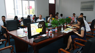 Admission officers from the University of Iowa and Oral Roberts University visited our school to communicate with teachers and students.