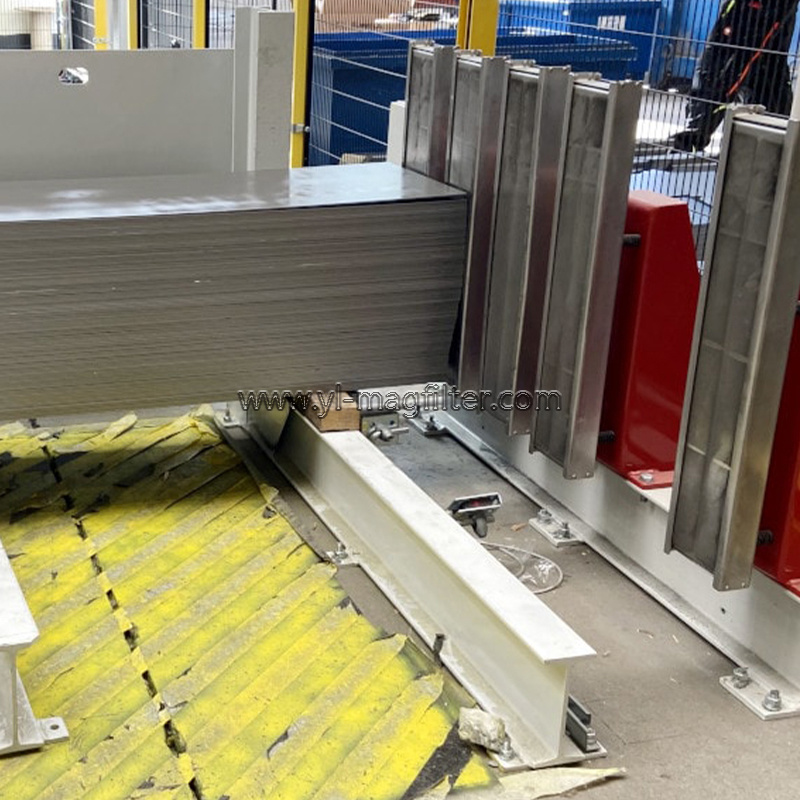 Magnetic sheet separator Magnetic sheet separator