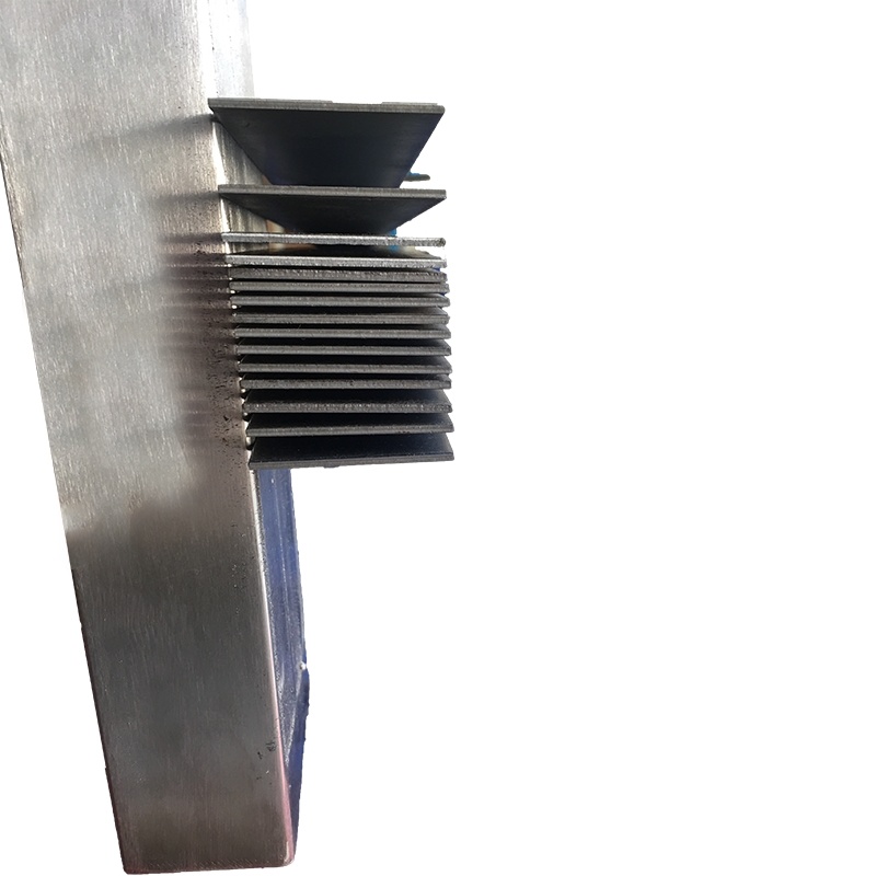 Magnetic divider