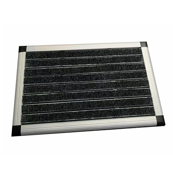 Aluminum door mat with carpet border