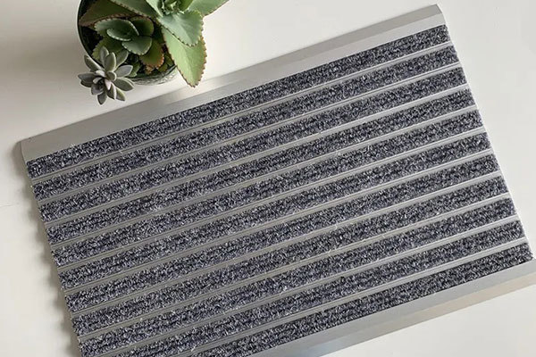 The use of aluminum alloy carpets