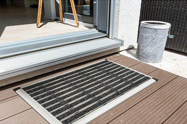 Embedded aluminum alloy floor mats application leads a new trend