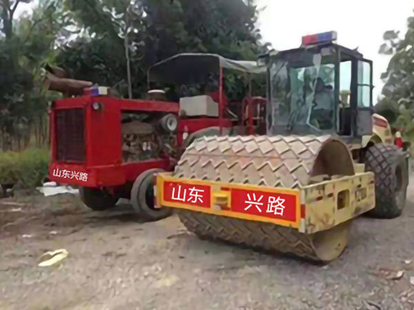 水泥路面破碎機(jī)