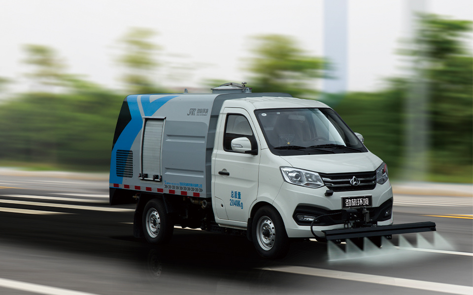 匠心甄选丨3吨纯电动路面养护车：四维净塑系统，焕活城市肌理！