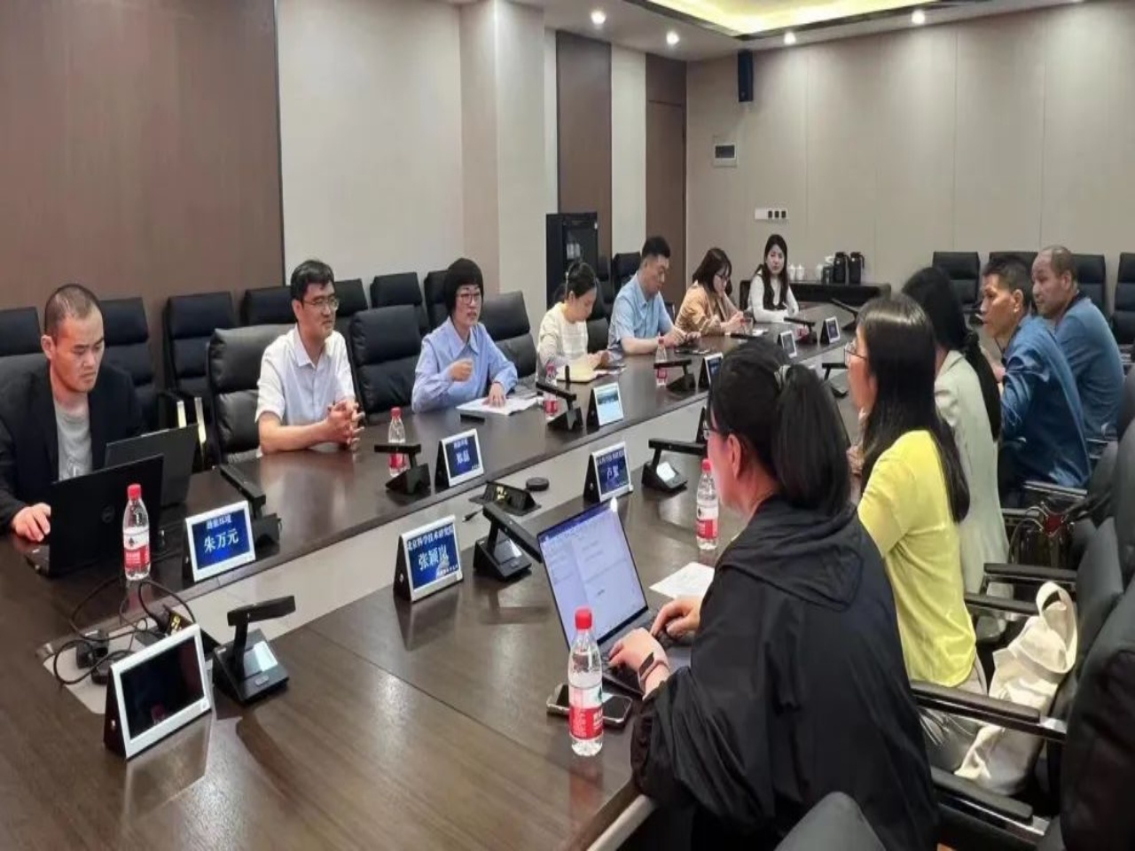开拓创新 · 笃行致远，热烈欢迎李长青董事长一行莅临我司调研指导