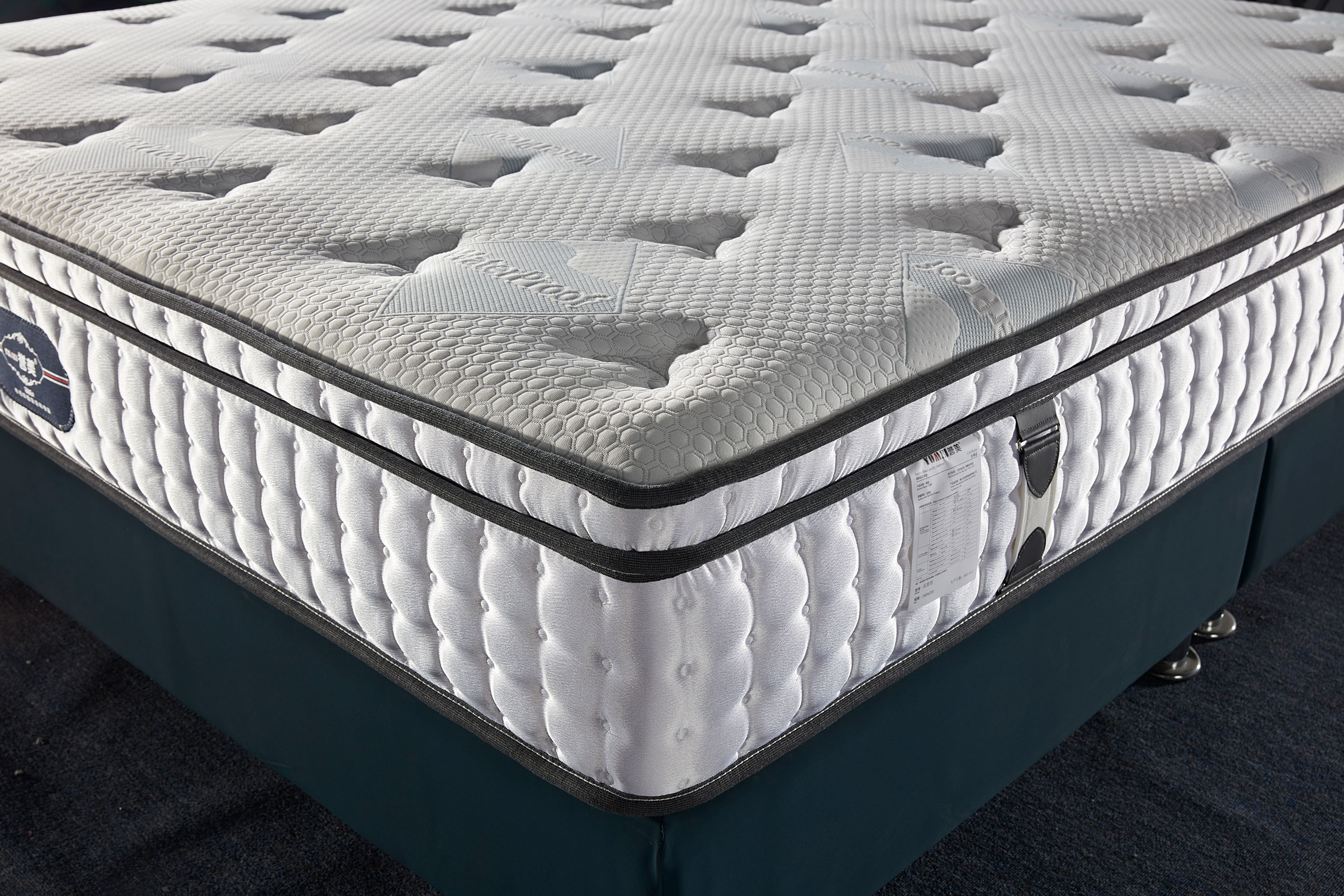 Versace-Modern Civilian Bed For Daily Use Manufacturers