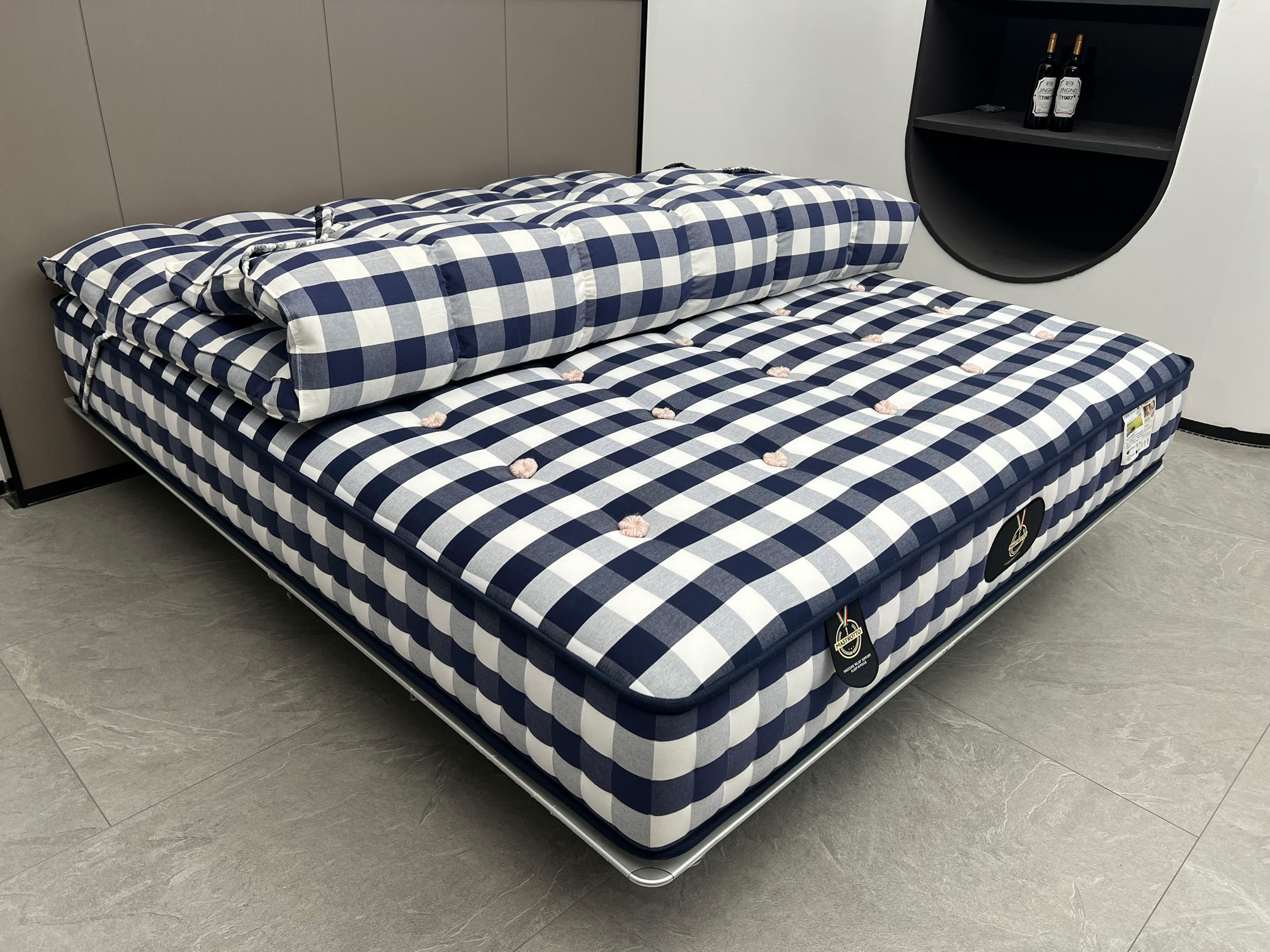Haisi Kaite-Fancy High-End Fabric Upholstered Bed