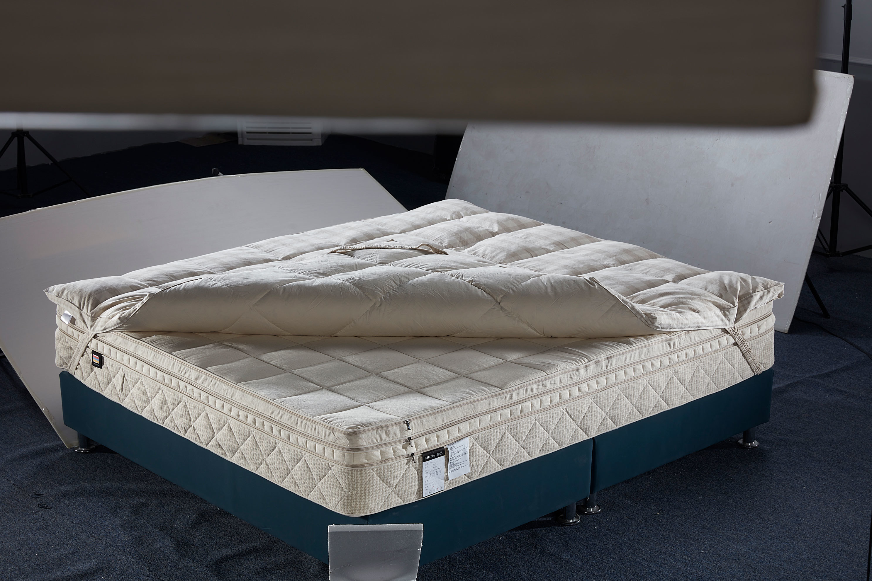 SD-02-Customize High-End Fabric Upholstered Bed