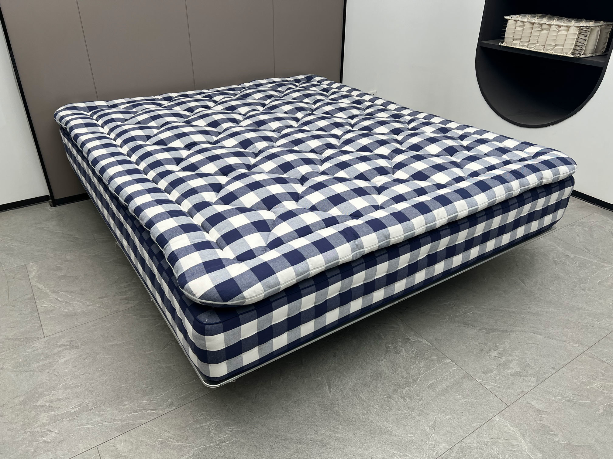 Haisi Fanten-Classy High-End Fabric Upholstered Bed